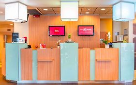 Ibis Como Grandate 3*